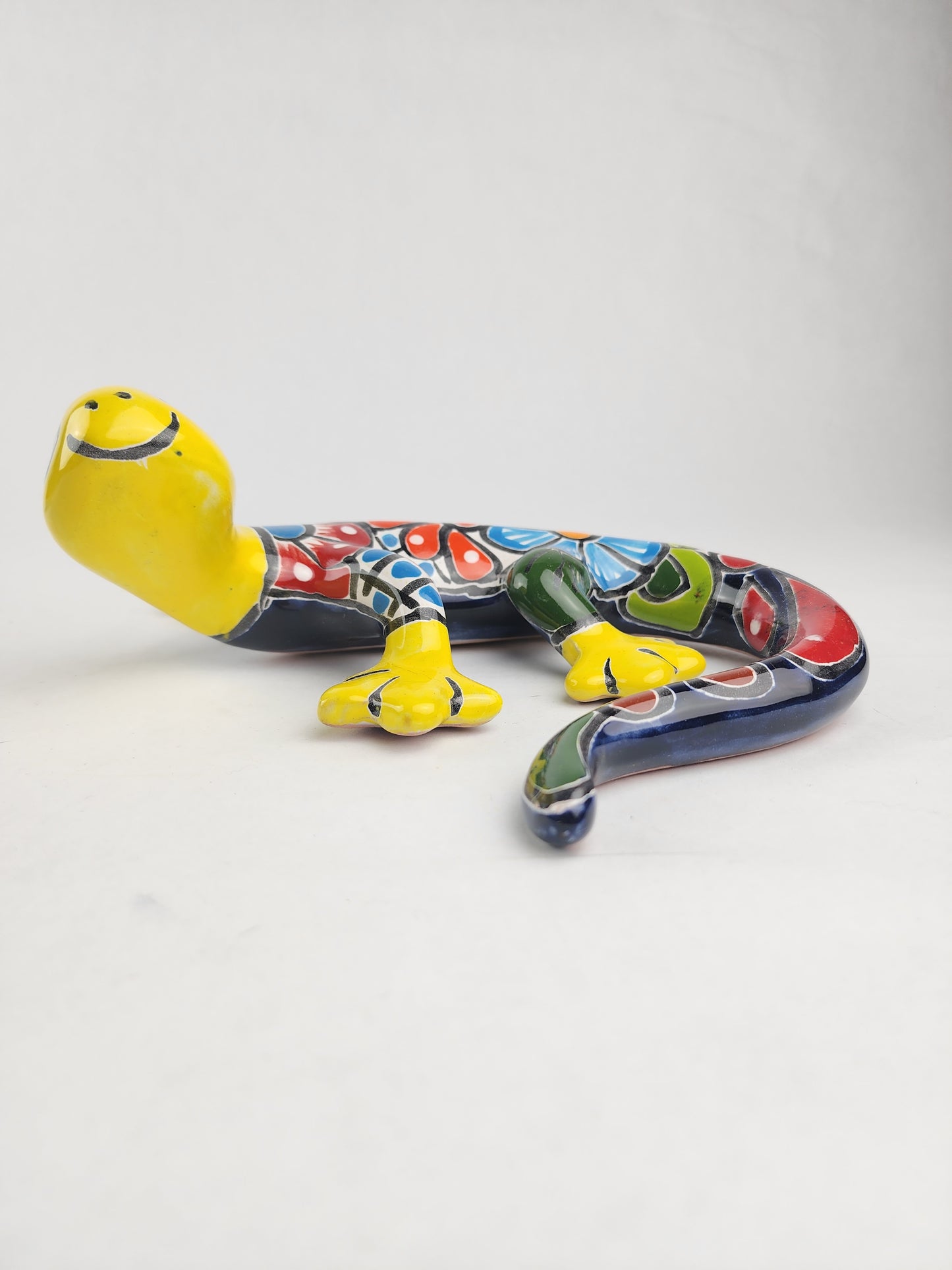 Playful Talavera Gecko – Fun Kids' Wall Art