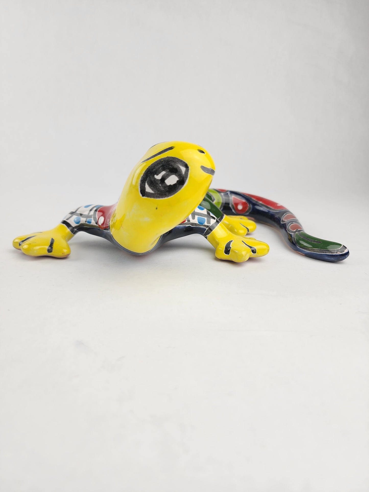 Playful Talavera Gecko – Fun Kids' Wall Art