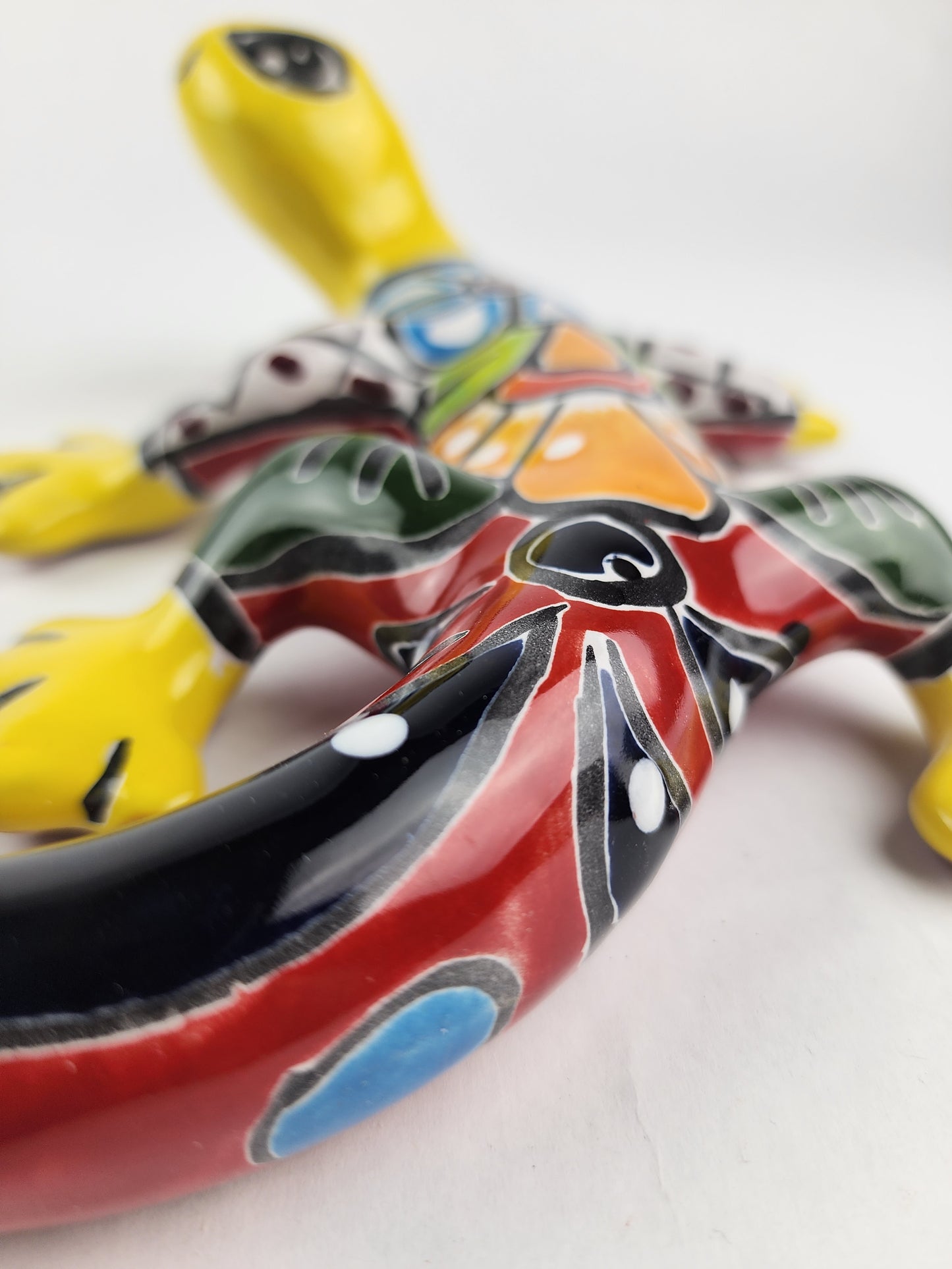 Hand-Painted Yellow Talavera Gecko Wall Decor – Mexican Ceramic Lizard