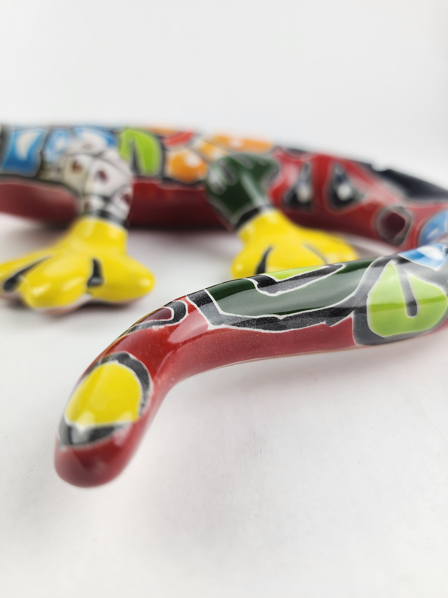 Hand-Painted Yellow Talavera Gecko Wall Decor – Mexican Ceramic Lizard