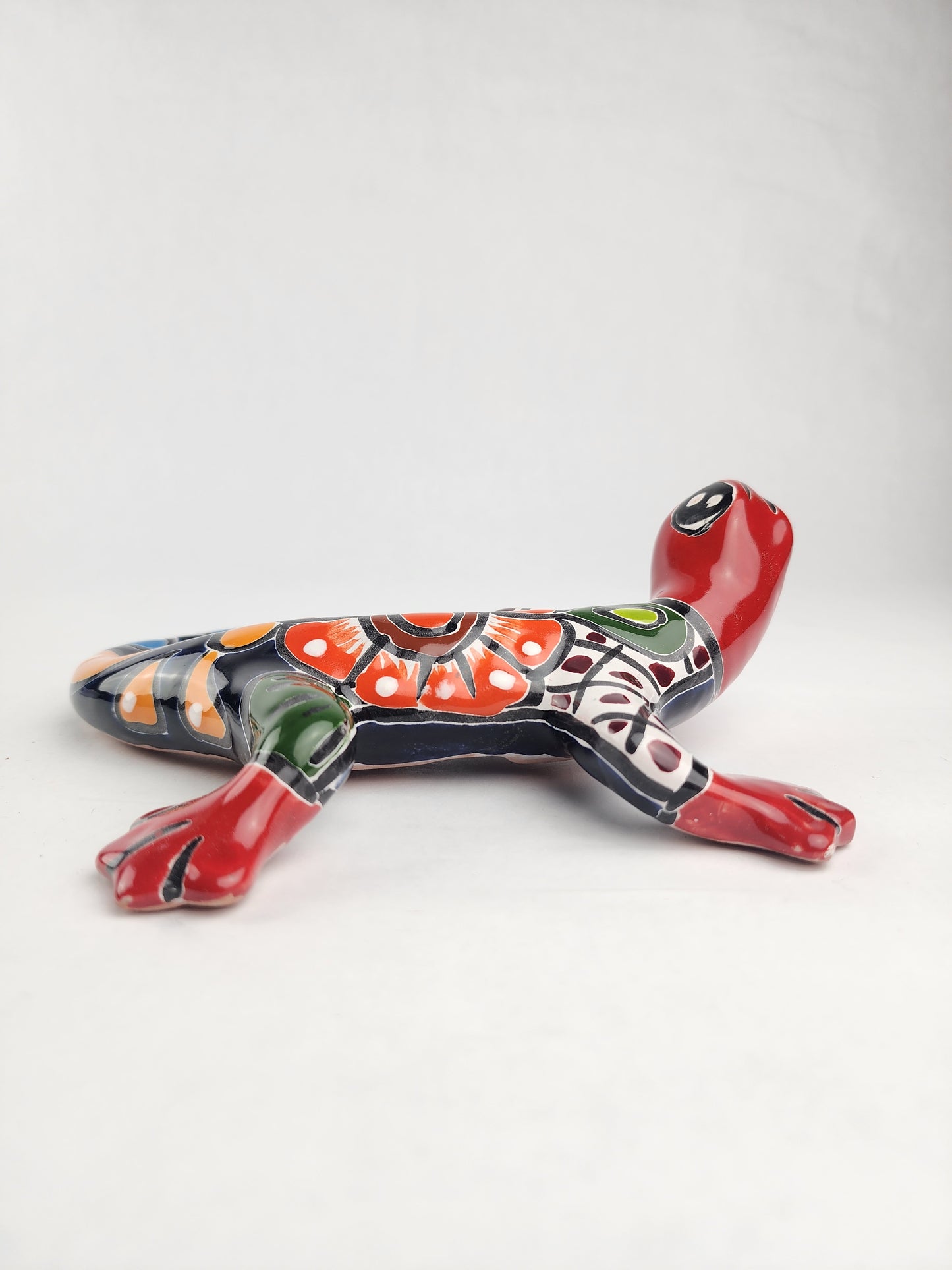 Whimsical Gecko Wall Art – Hand-Painted Talavera