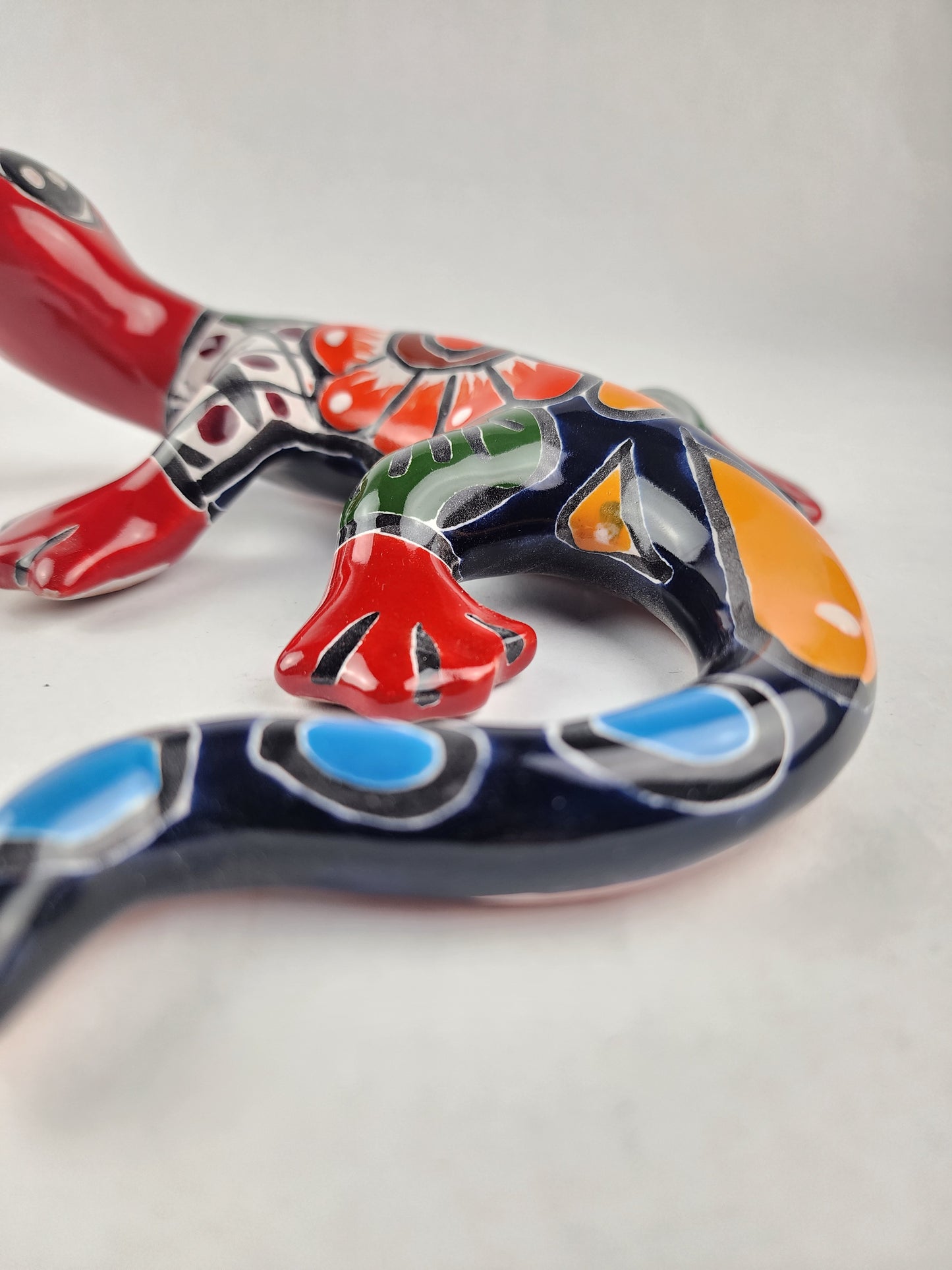 Whimsical Gecko Wall Art – Hand-Painted Talavera