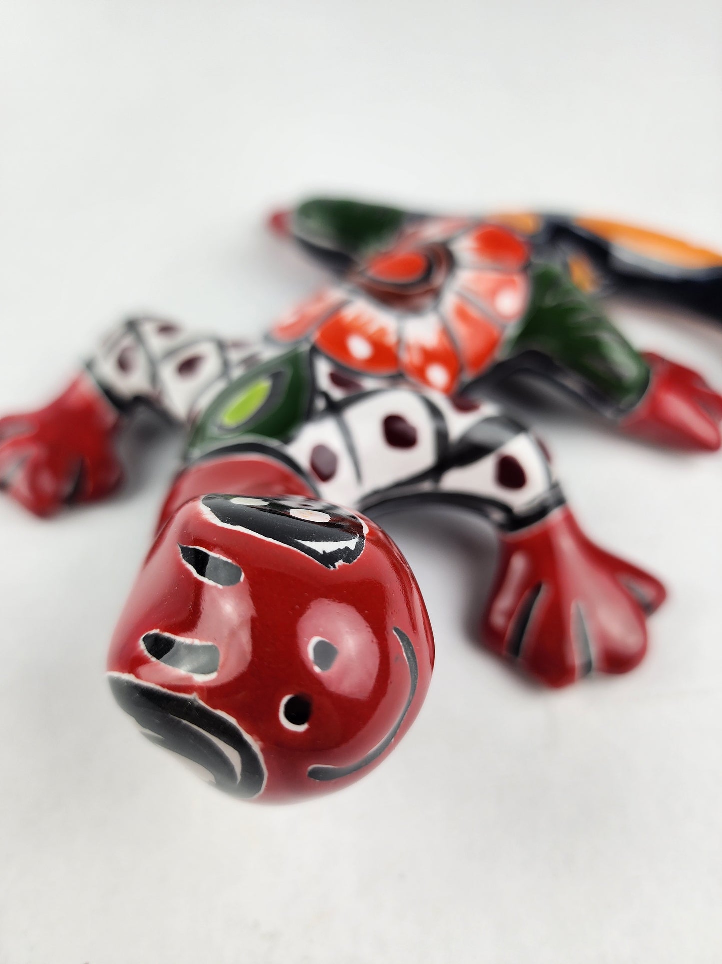 Whimsical Gecko Wall Art – Hand-Painted Talavera