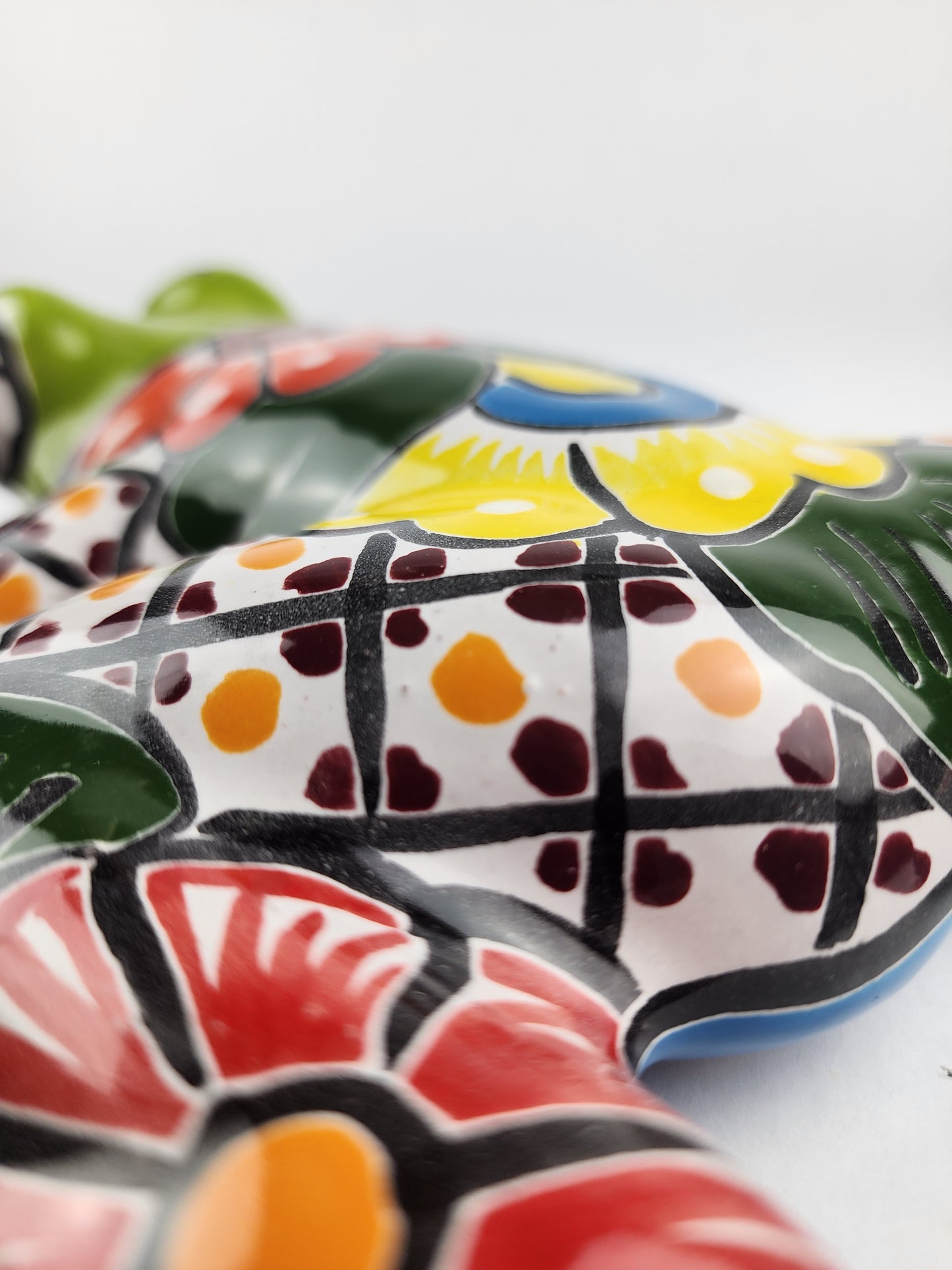 Hand-Painted Talavera Frog – Green Wall Art