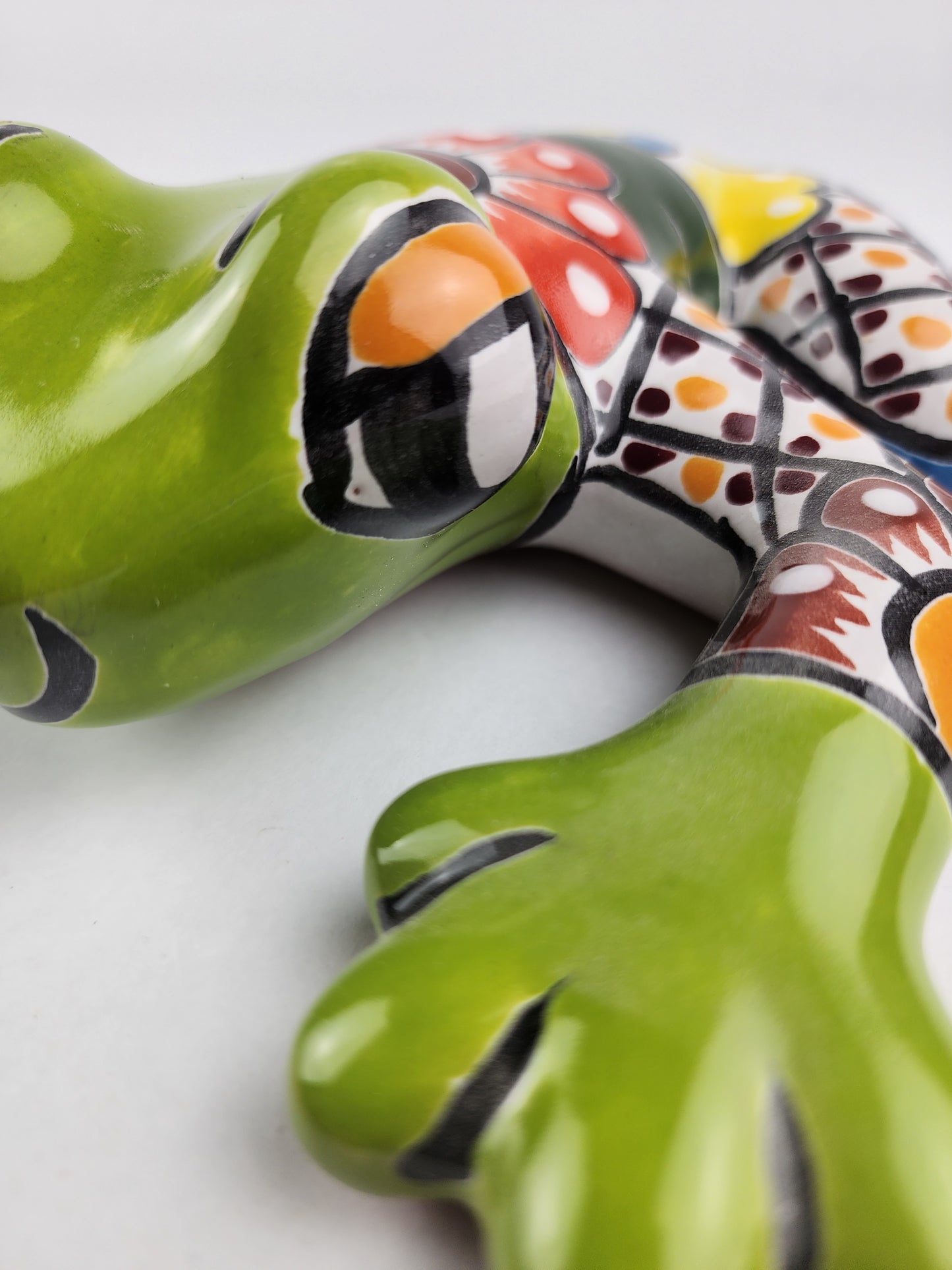 Hand-Painted Talavera Frog – Green Wall Art