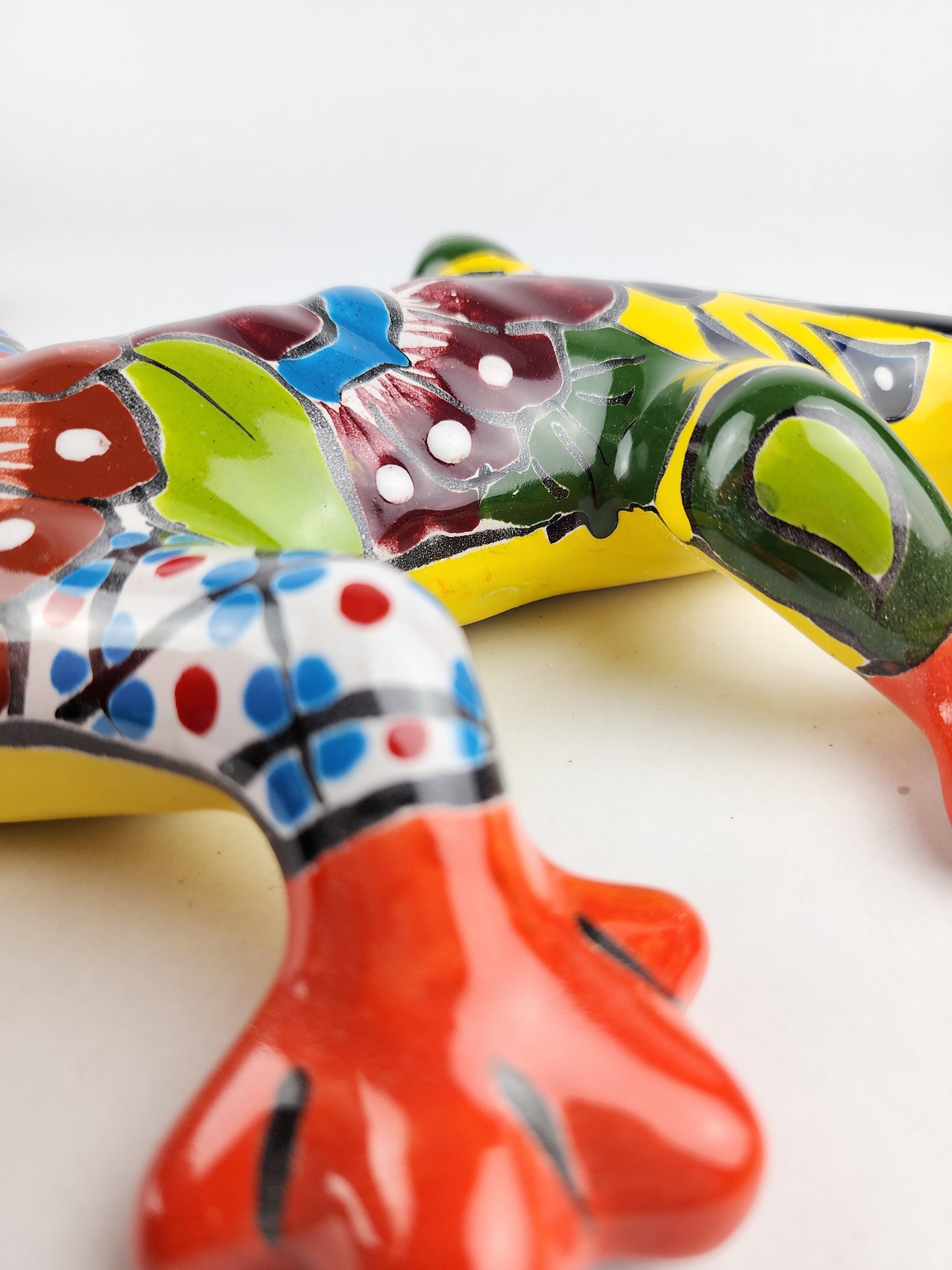 Red & Yellow Talavera Wall Gecko – Mexican Folk Art Lizard
