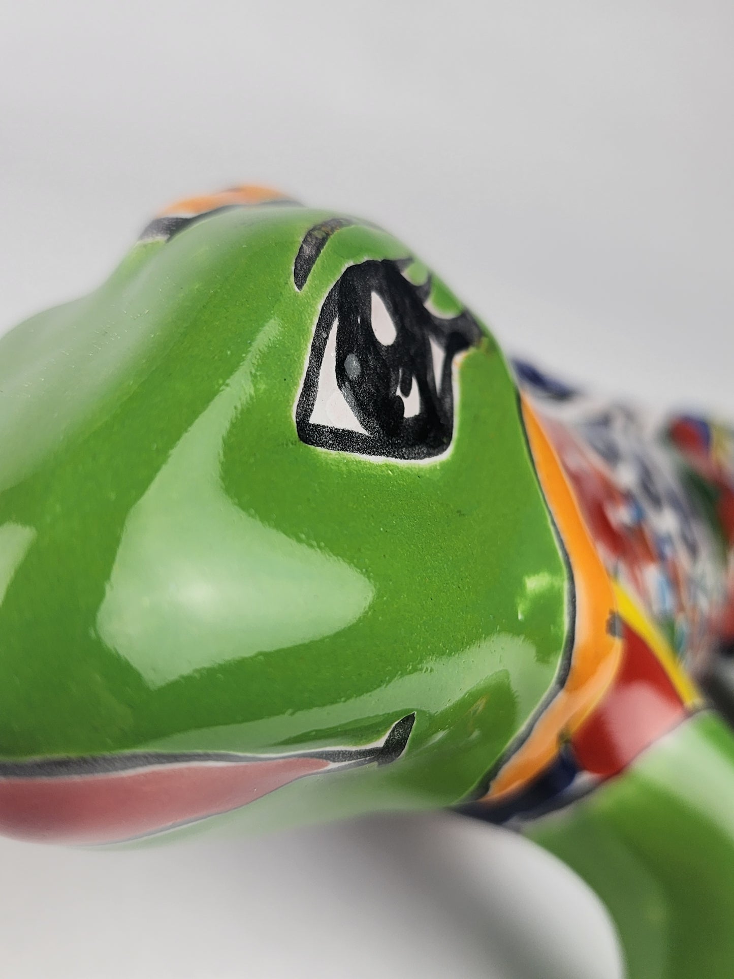 Green Talavera-Style Iguana – Hand-Painted Mexican Folk Art Décor