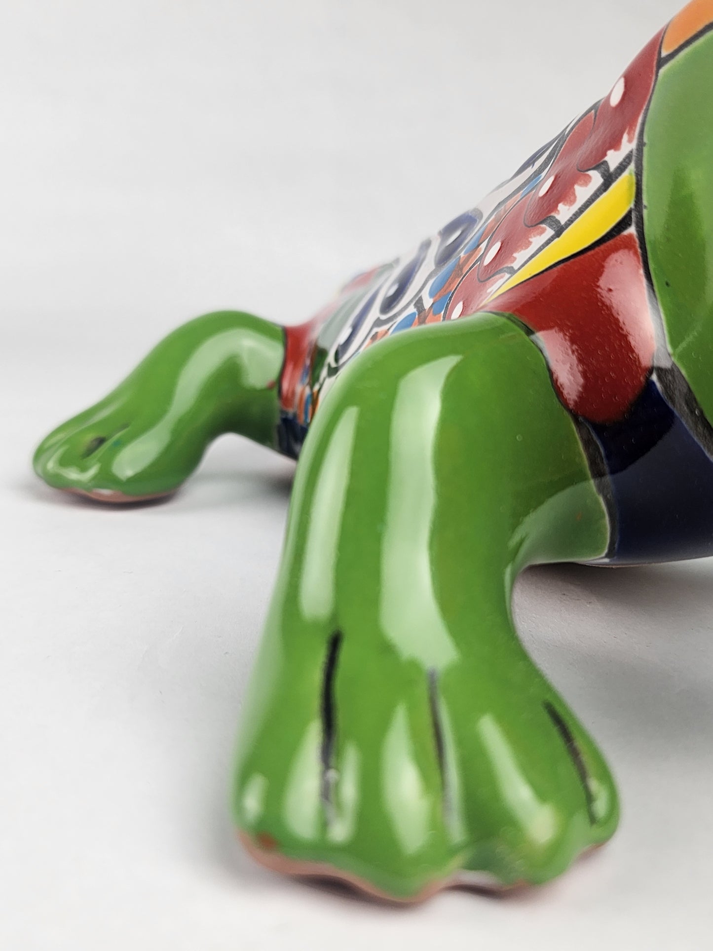 Green Talavera-Style Iguana – Hand-Painted Mexican Folk Art Décor