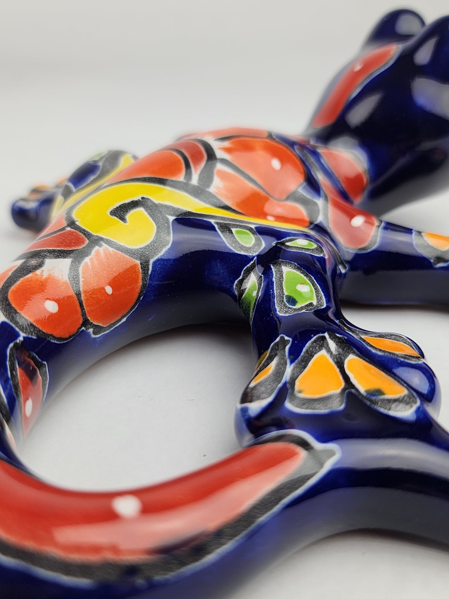 Blue Talavera Salamander – Hand-Painted Garden Wall Decor