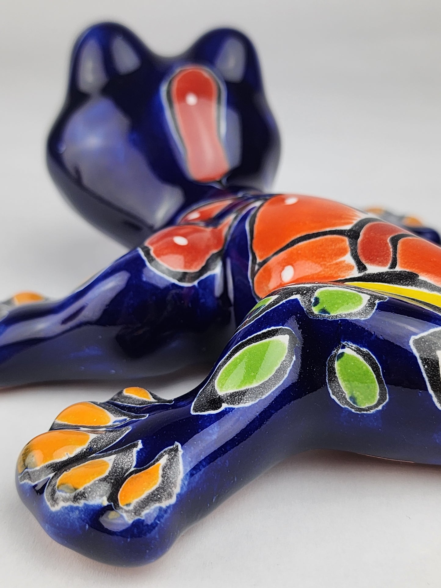 Blue Talavera Salamander – Hand-Painted Garden Wall Decor