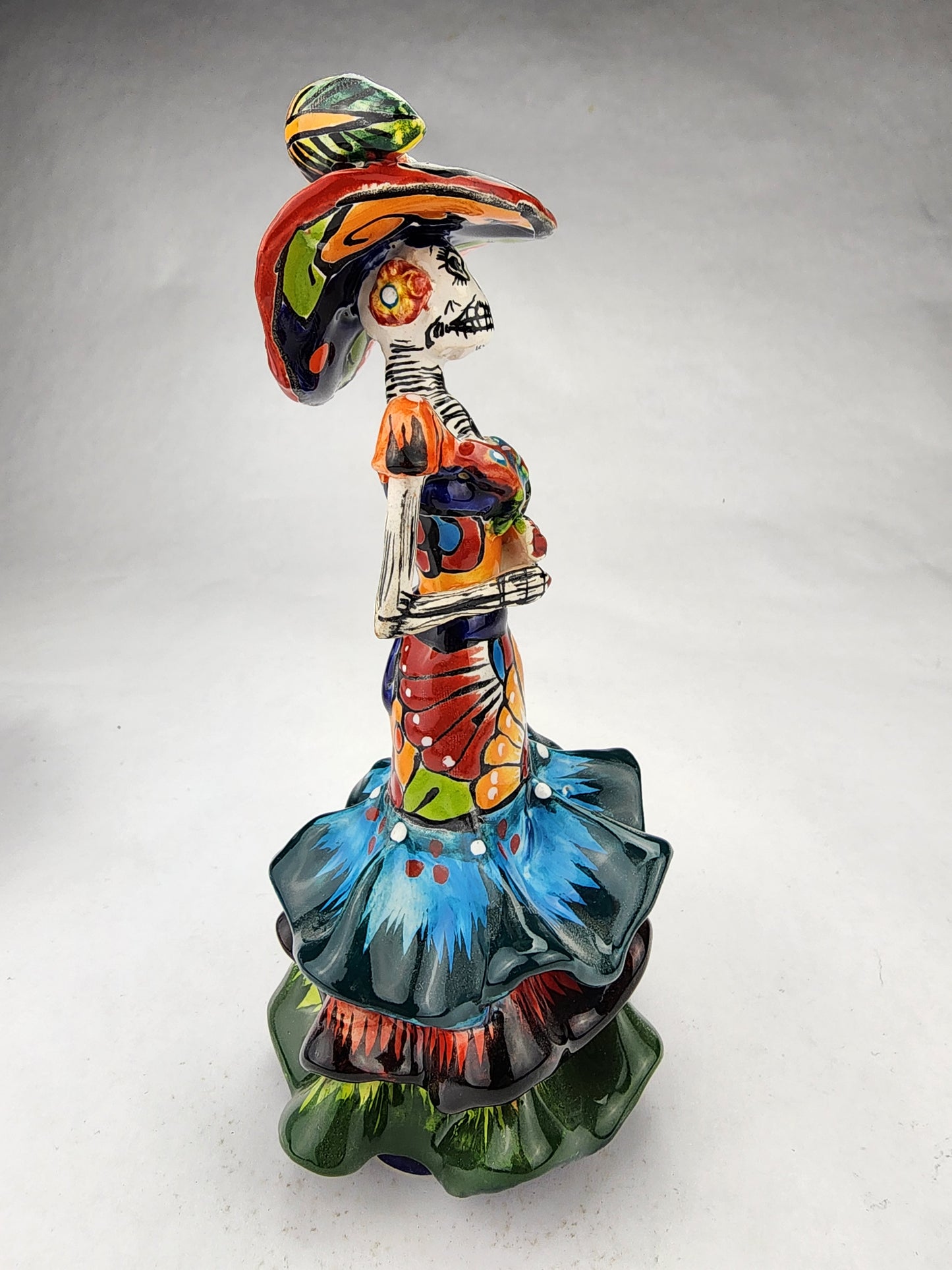 Mini Catrina Figurine - Handcrafted Ceramic Día de los Muertos Art