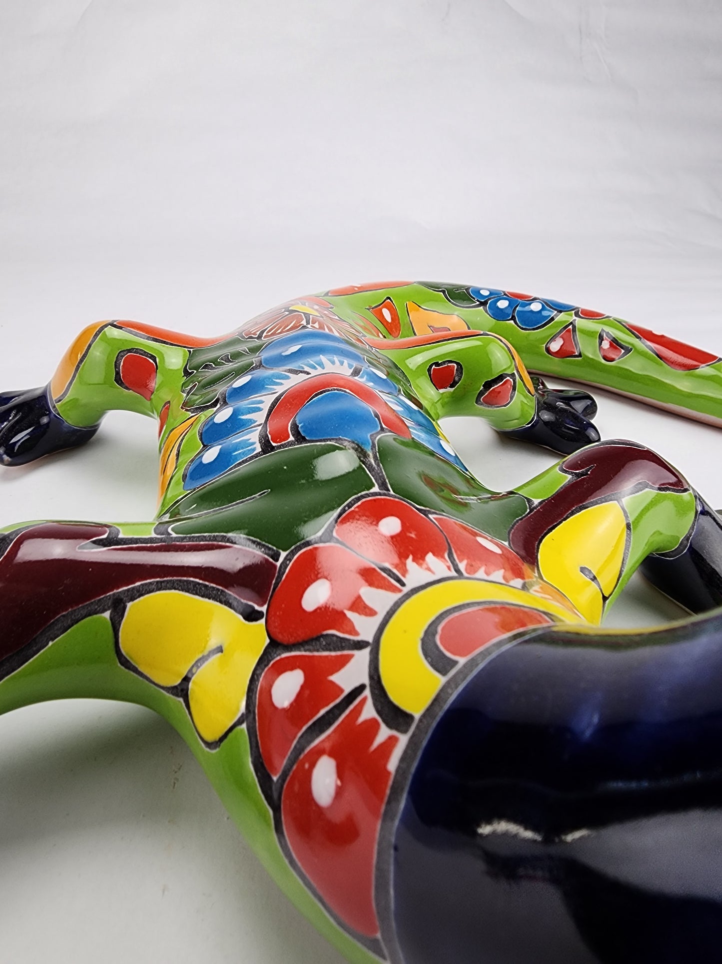 Hand-Painted Talavera Gecko - Vibrant Mexican Folk Art Decor