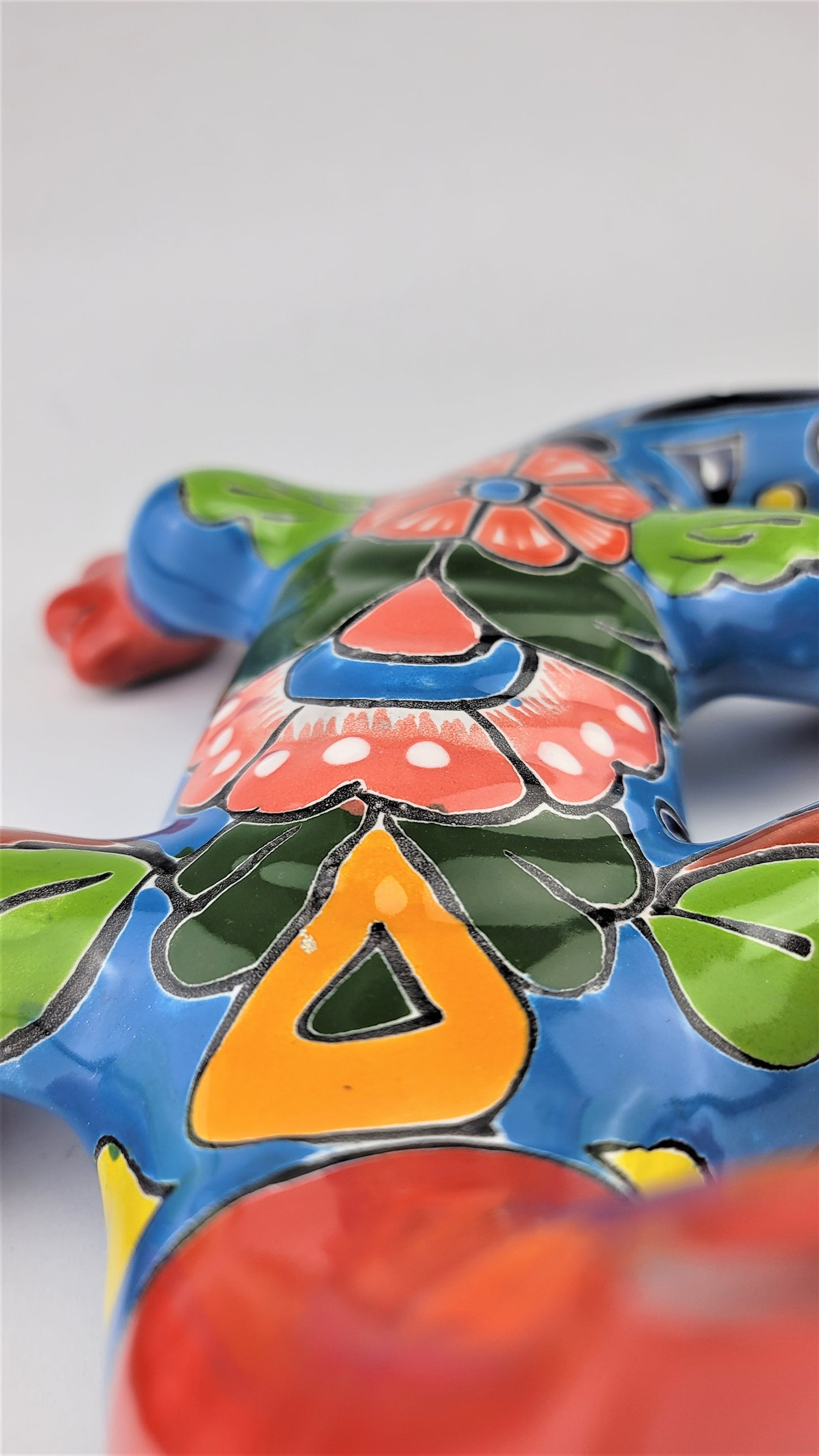 Red & Blue Talavera-Style Gecko – Handcrafted Mexican Folk Art Décor