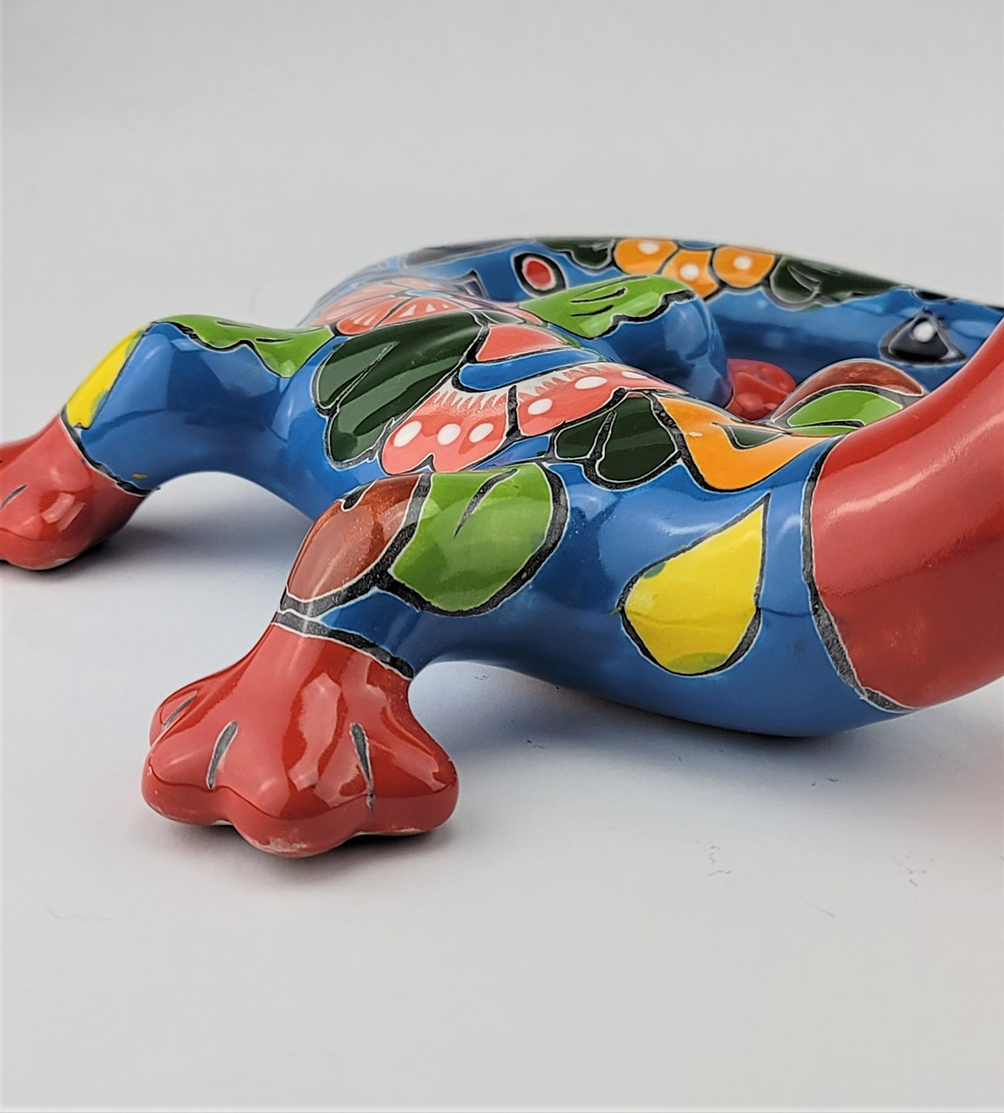 Red & Blue Talavera-Style Gecko – Handcrafted Mexican Folk Art Décor