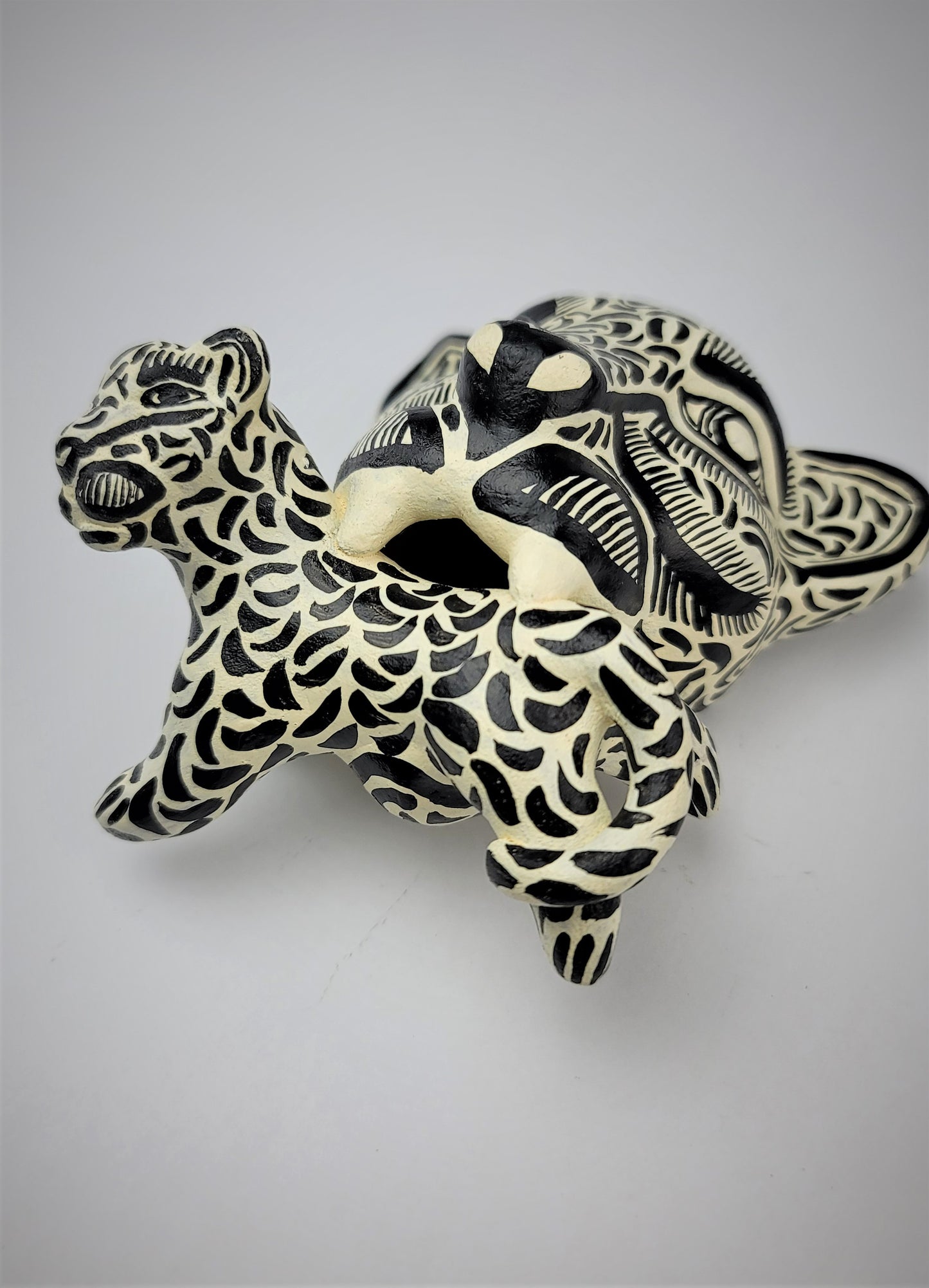 Ceramic Jaguar Wall Decor & Lotería Coaster Set w/ Holder