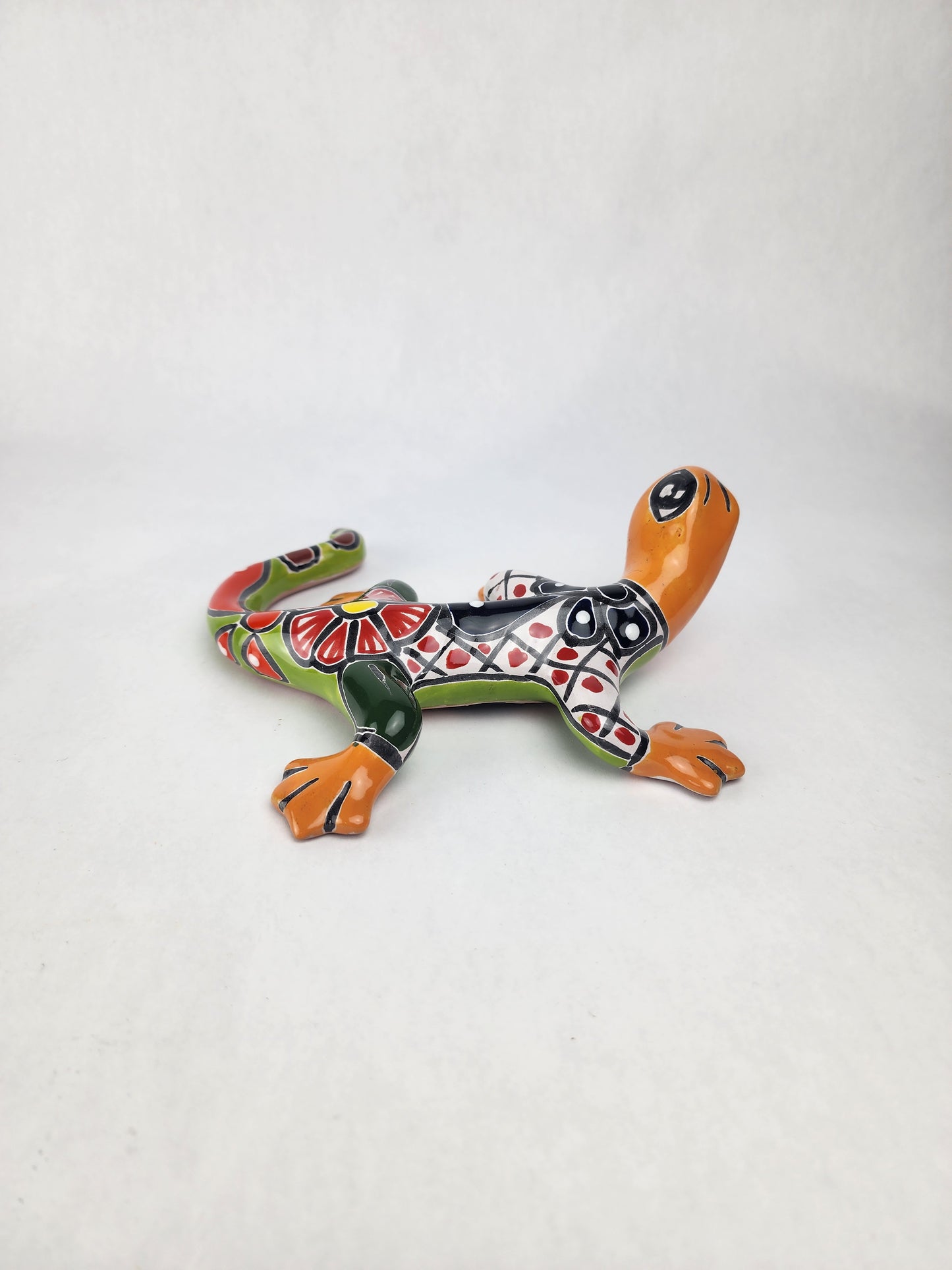 Handcrafted Talavera Gecko – Vibrant Mexican Folk Art Decor