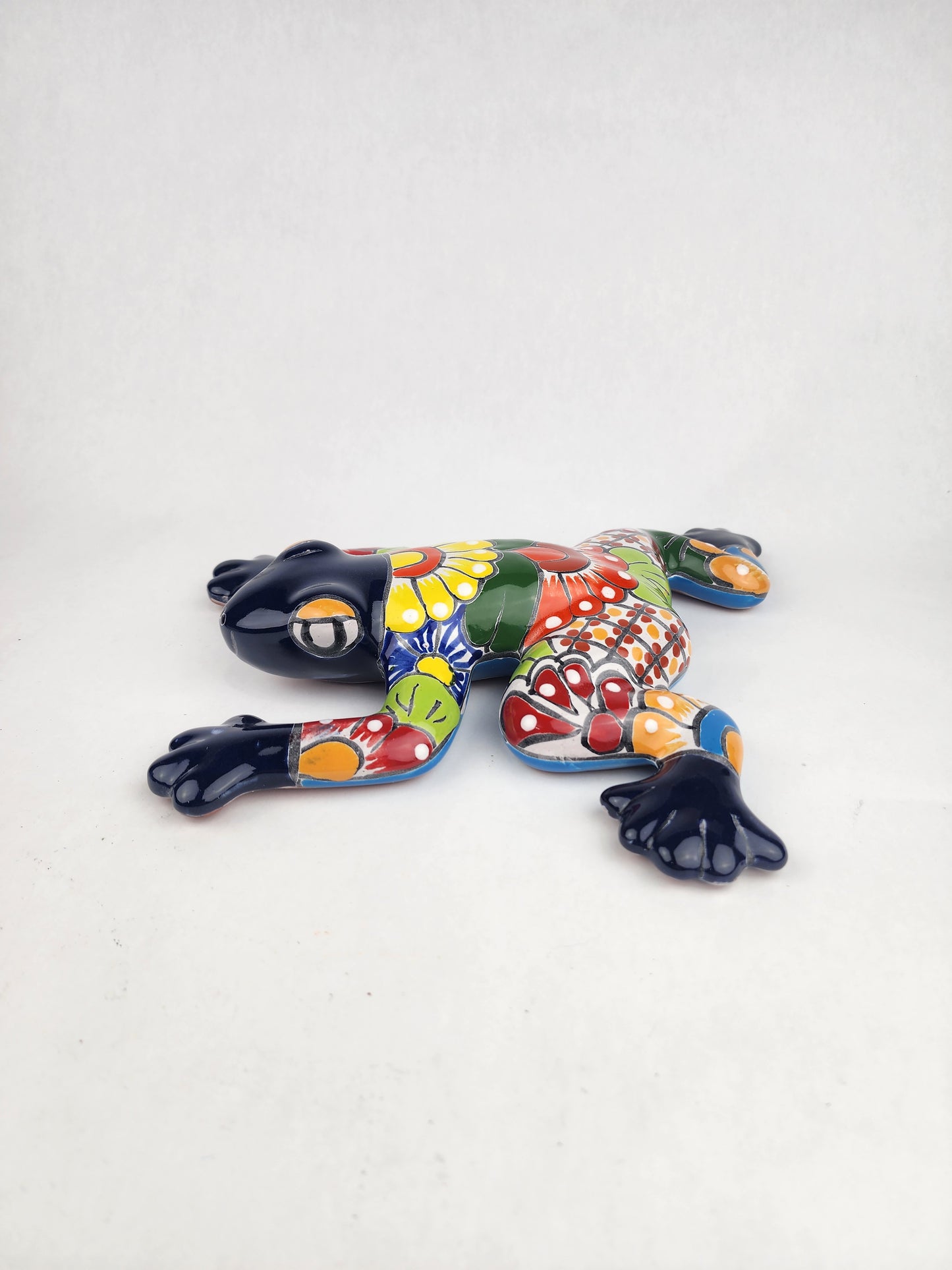Talavera Frog Statue – Hand-Painted Mexican Ceramic for Outdoors