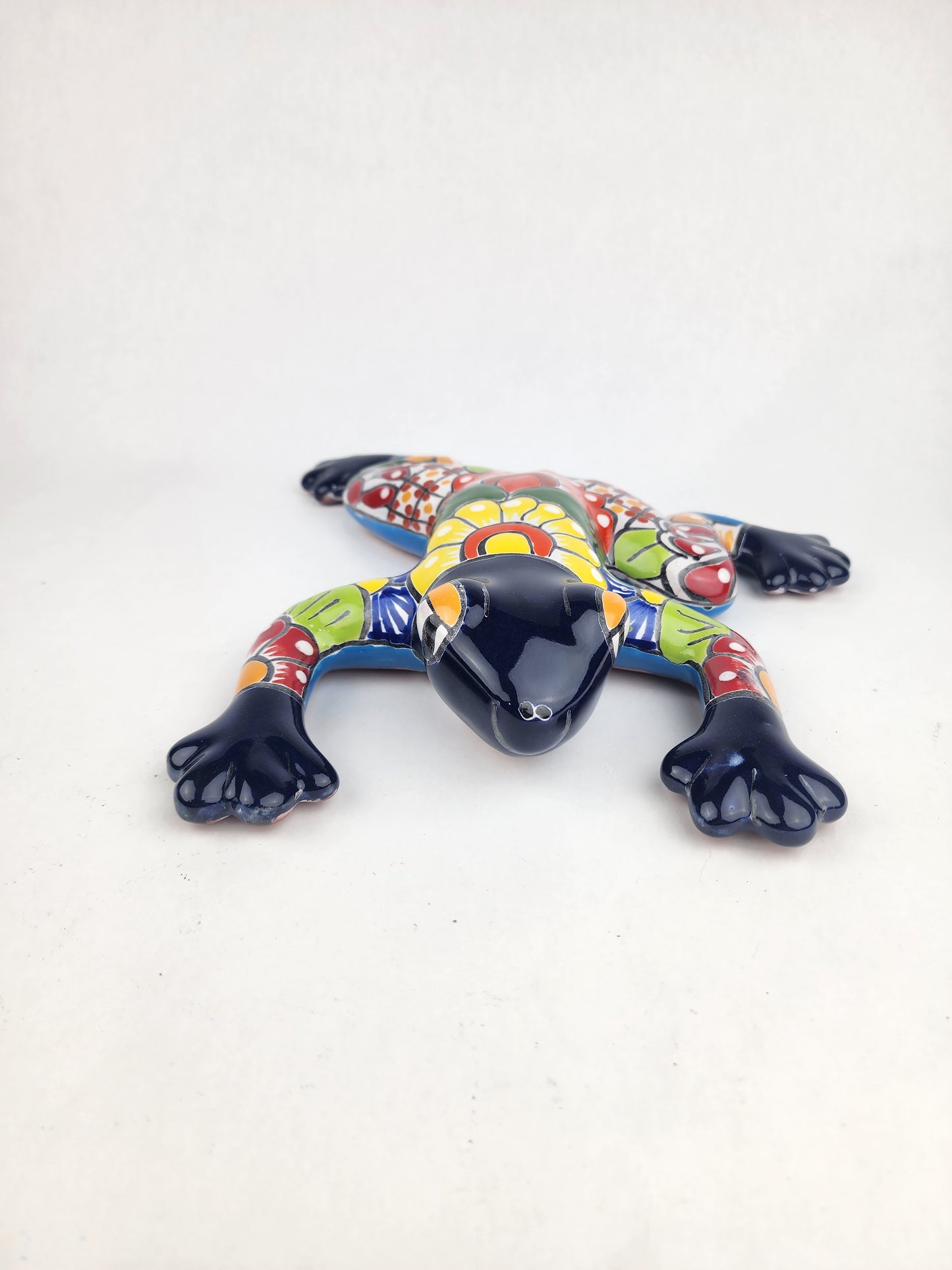 Talavera Frog Statue – Hand-Painted Mexican Ceramic for Outdoors