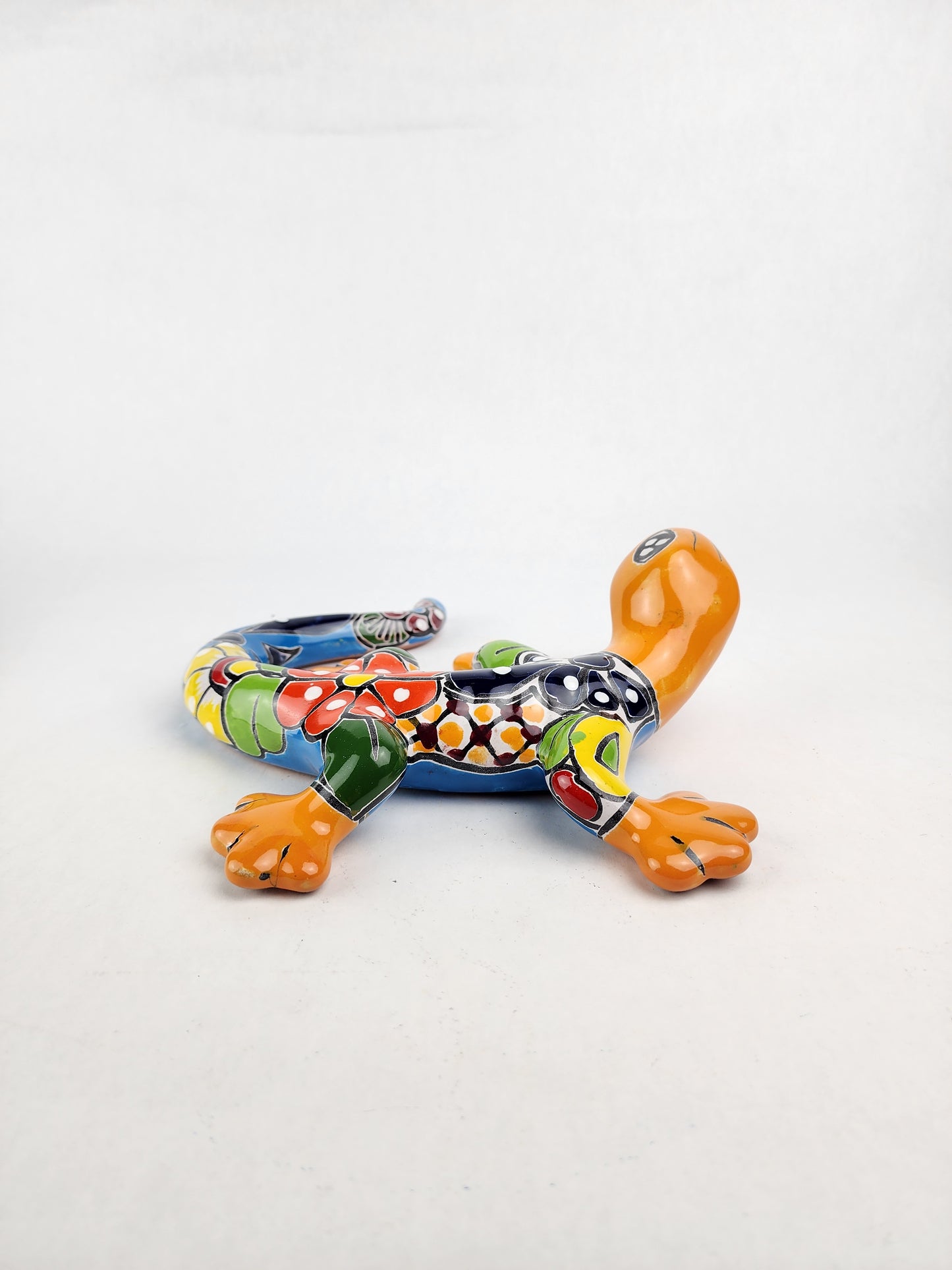 Vibrant Gecko Wall Art – Hand-Painted Mexican Ceramic Decor