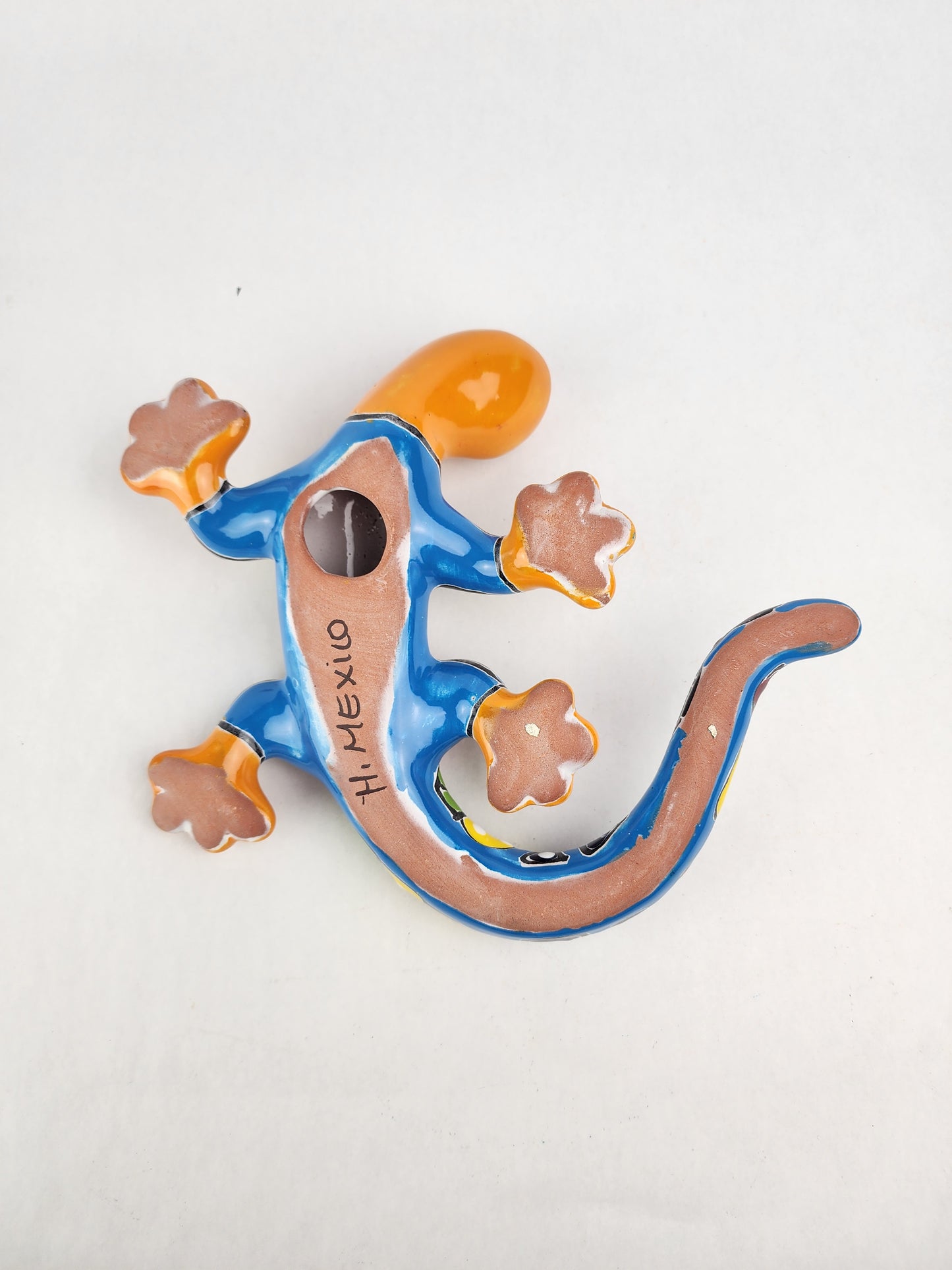 Vibrant Gecko Wall Art – Hand-Painted Mexican Ceramic Decor
