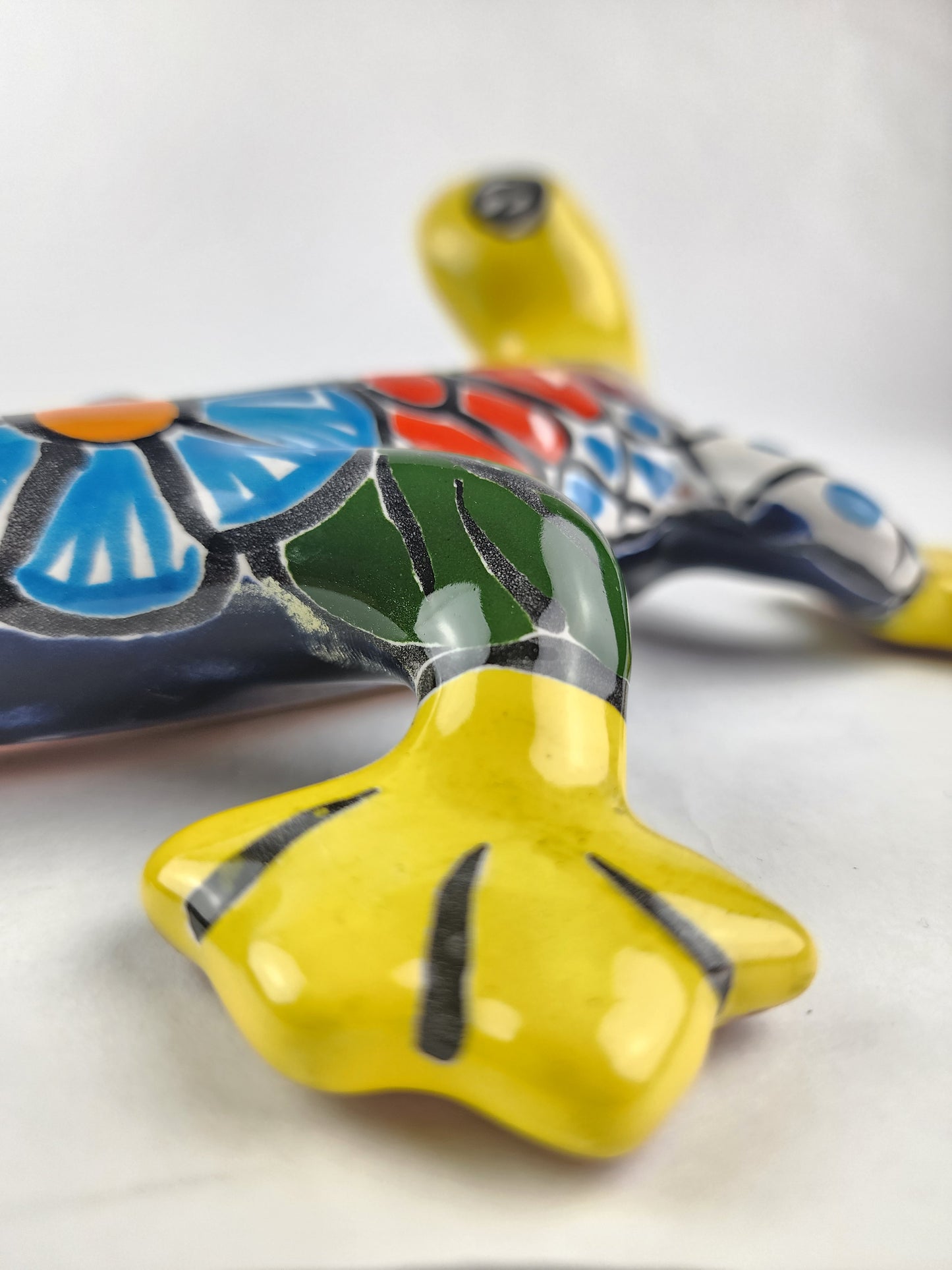 Playful Talavera Gecko – Fun Kids' Wall Art