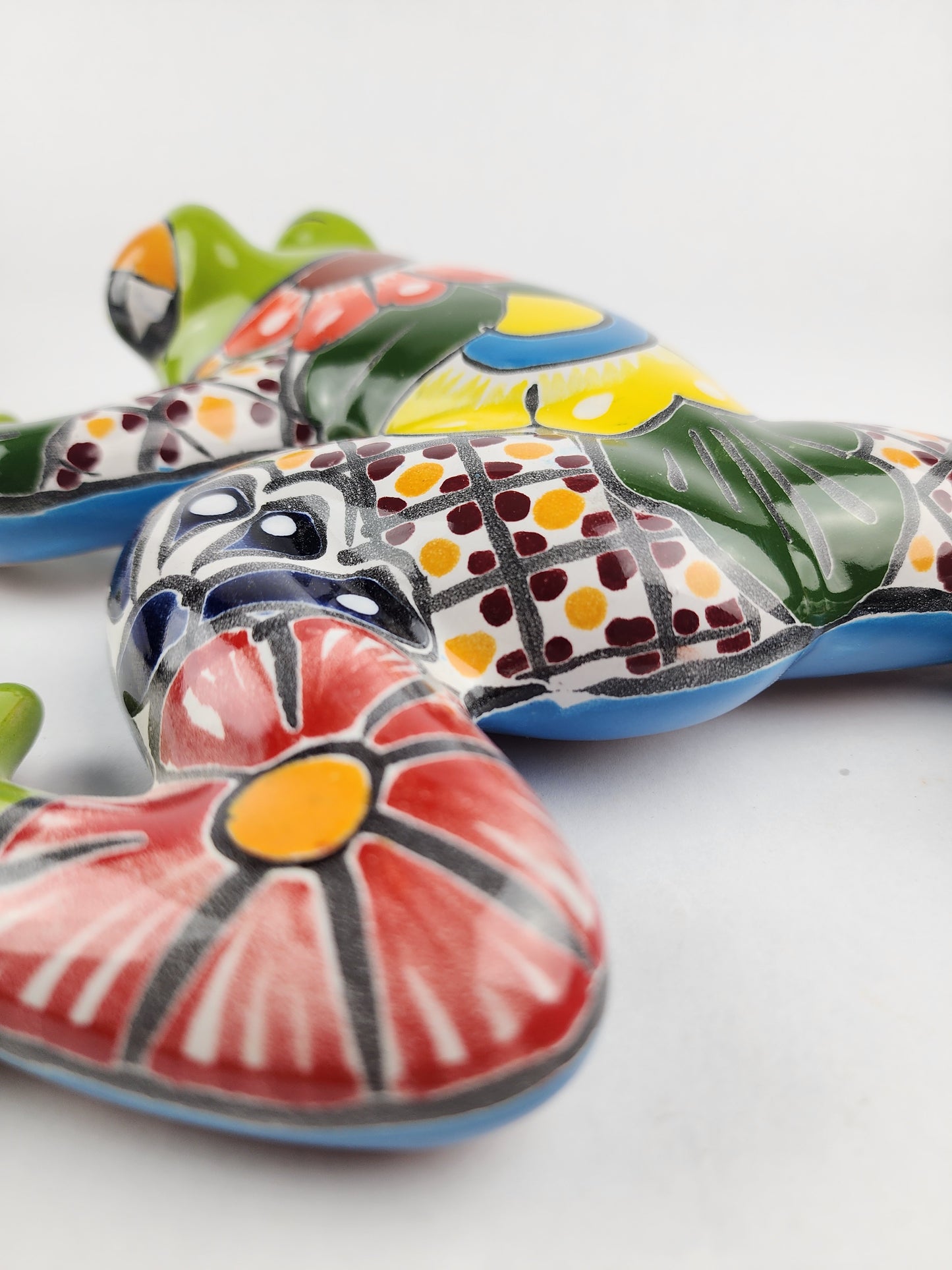 Talavera Style Green Ceramic Frog – Hand-Painted Garden Figurine
