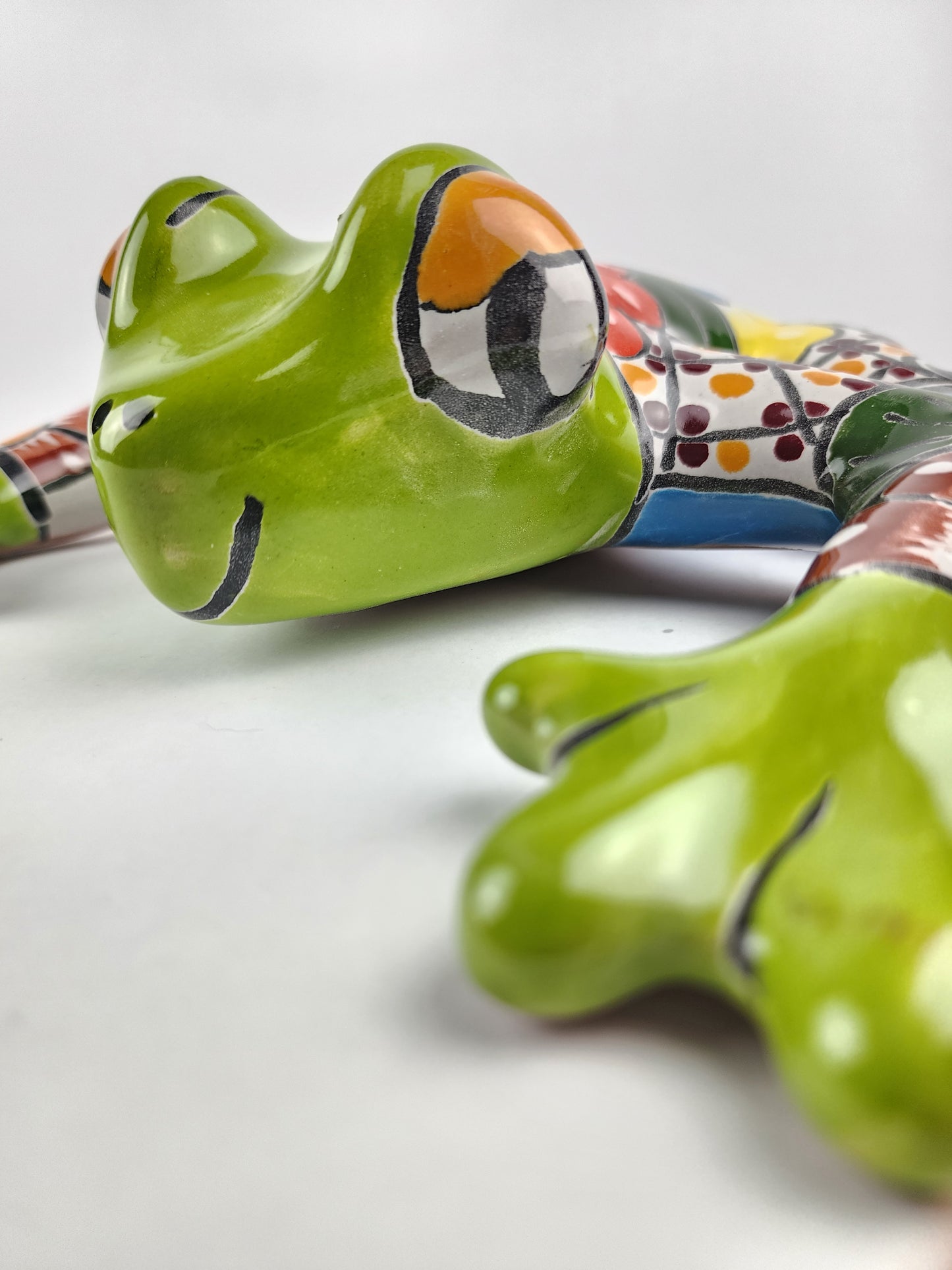 Talavera Style Green Ceramic Frog – Hand-Painted Garden Figurine