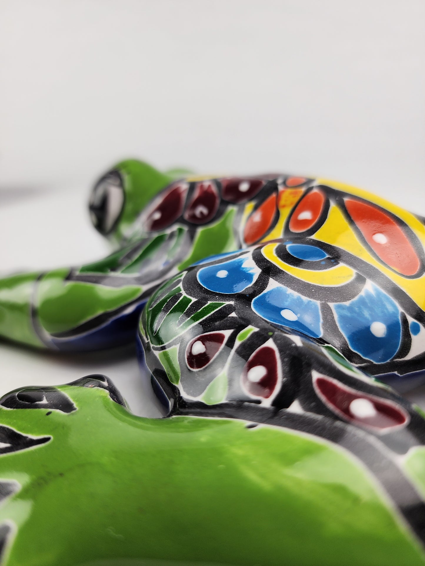 Garden Companions – Iguana & Frog Figurine Set | Handcrafted Mexican Ceramic Décor (2-Piece Bundle)