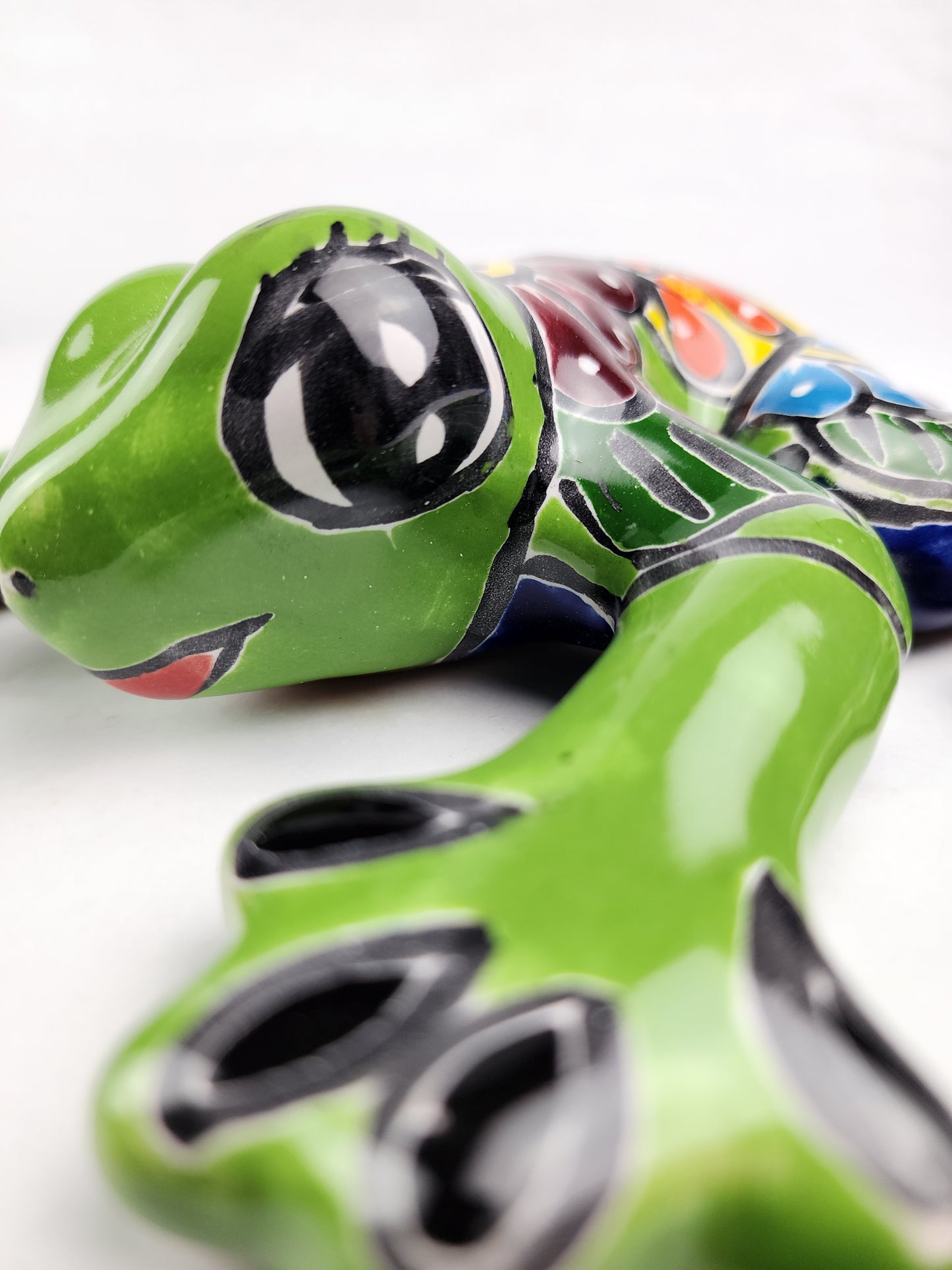 Garden Companions – Iguana & Frog Figurine Set | Handcrafted Mexican Ceramic Décor (2-Piece Bundle)