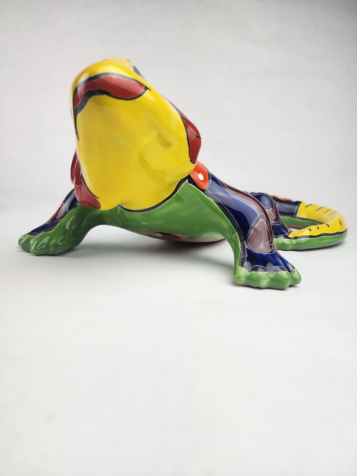 Talavera-Style Ceramic Iguana Wall Décor | Yellow & Cobalt-Blue Mexican Folk Art