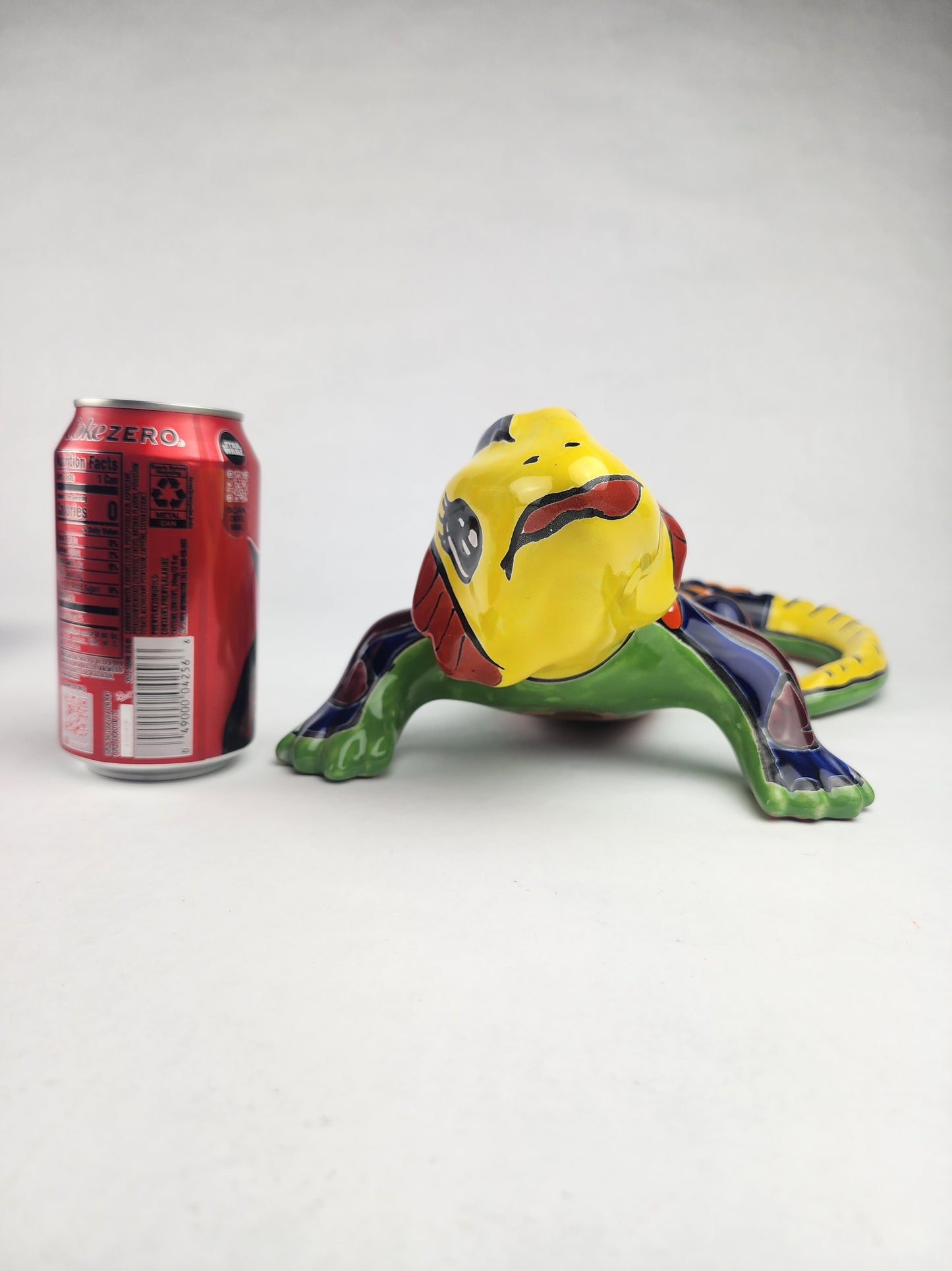 Talavera-Style Ceramic Iguana Wall Décor | Yellow & Cobalt-Blue Mexican Folk Art