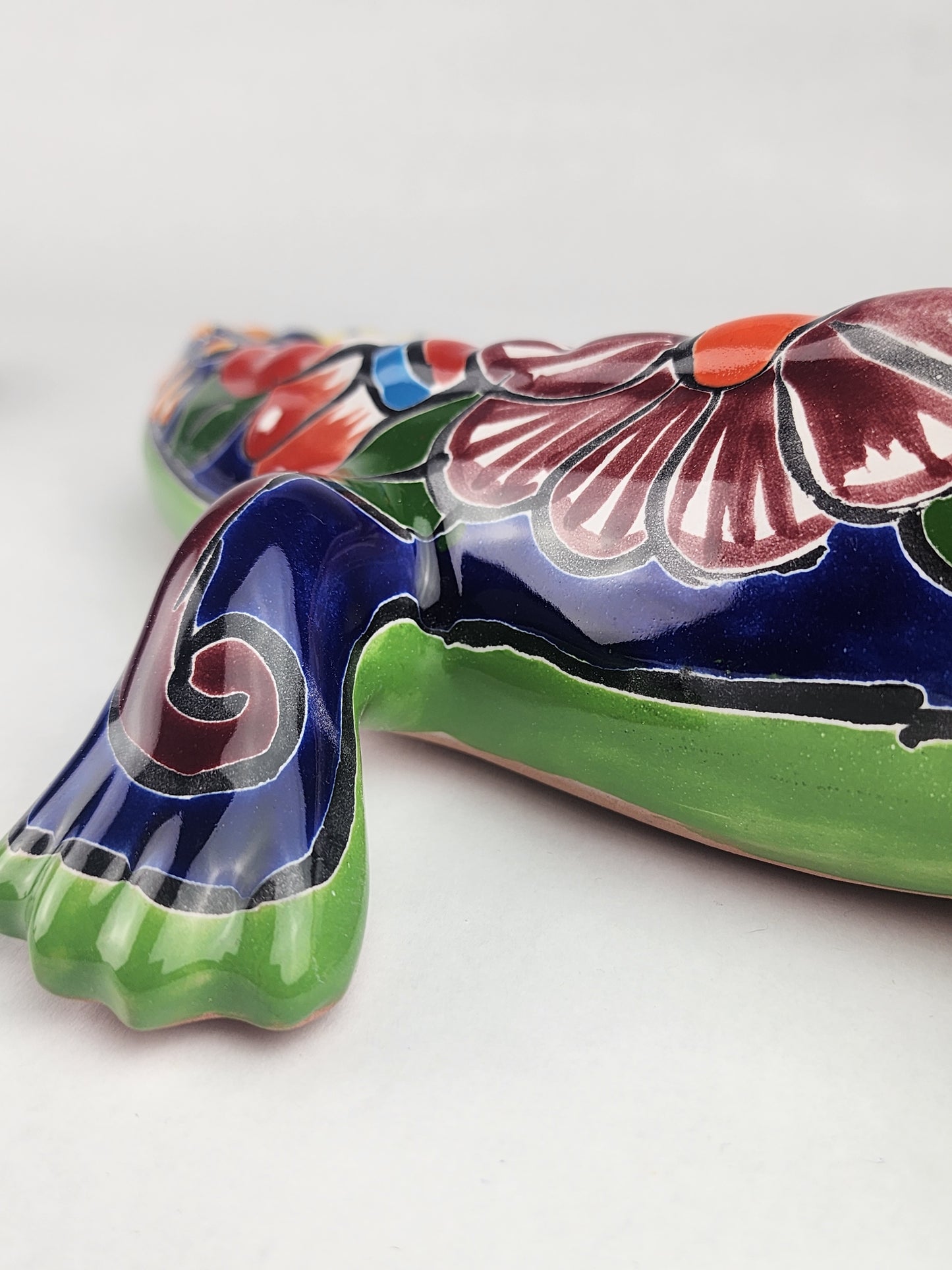 Talavera-Style Ceramic Iguana Wall Décor | Yellow & Cobalt-Blue Mexican Folk Art